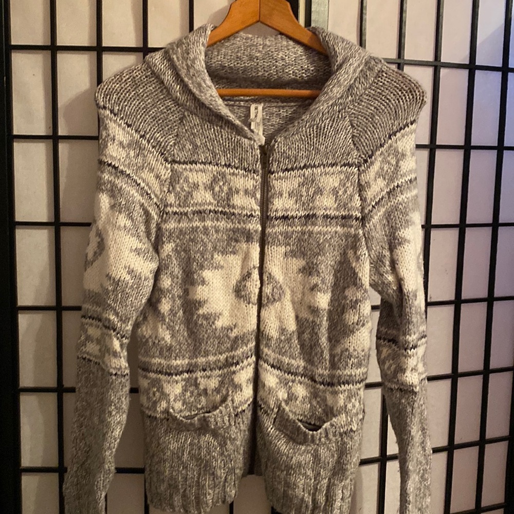 Bethany Mota Sweater Size S